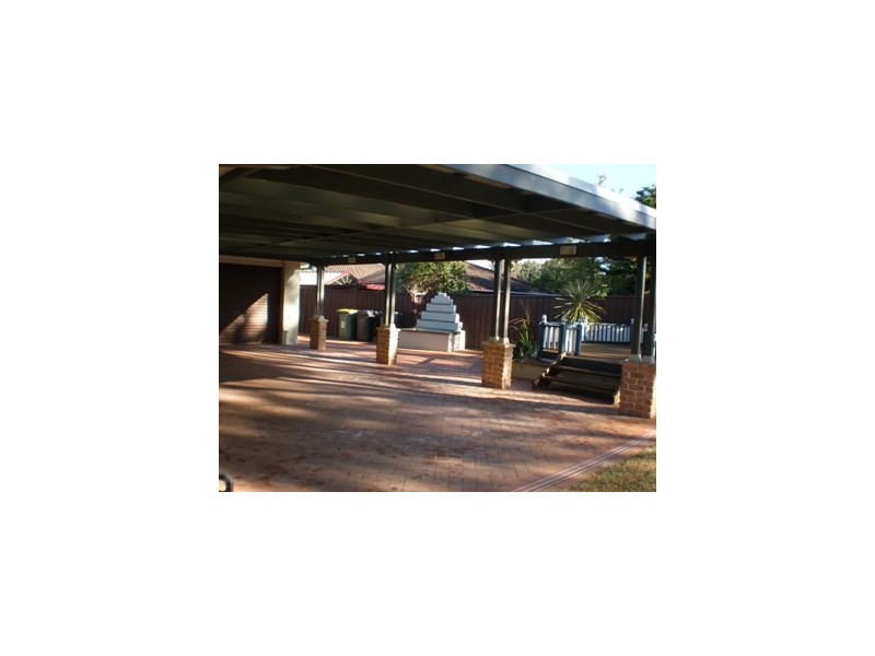 13 Canary Close, St Clair NSW 2759