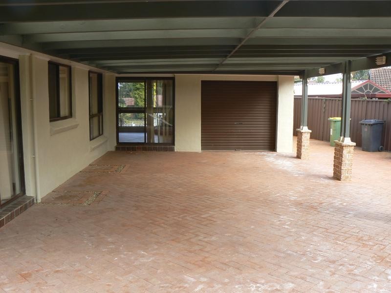 13 Canary Close, St Clair NSW 2759