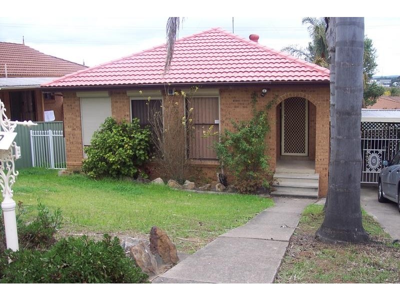 20 Strauss Road, St Clair NSW 2759