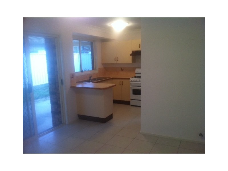 4 Kalambo Place, St Clair NSW 2759