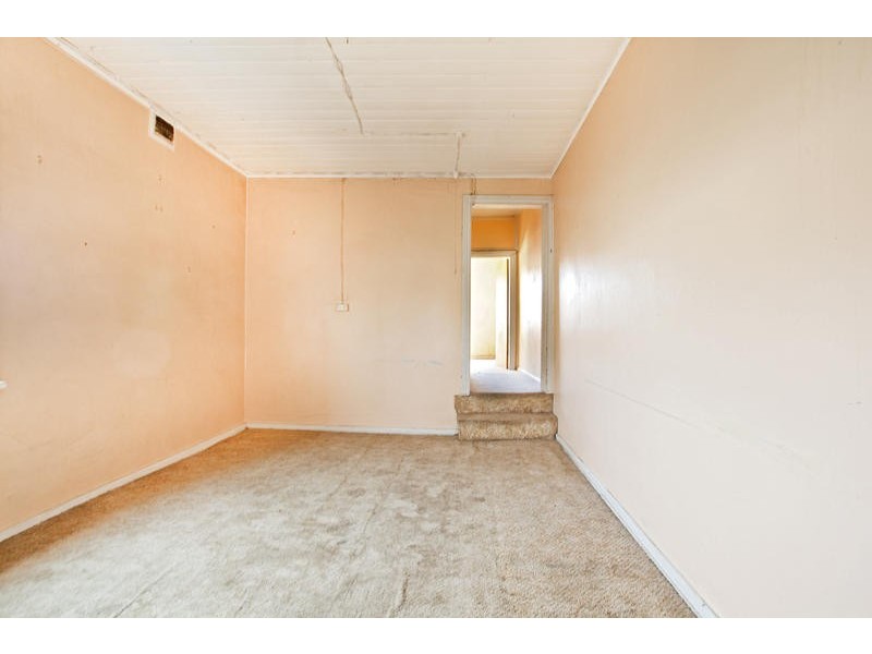 14 Garfield RD, Riverstone NSW 2765