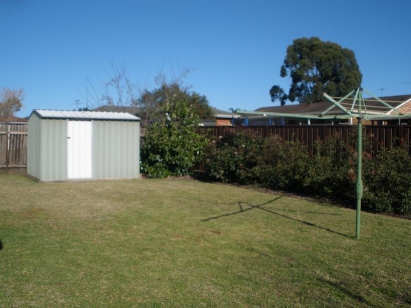 19 Windrush Cct, St Clair NSW 2759
