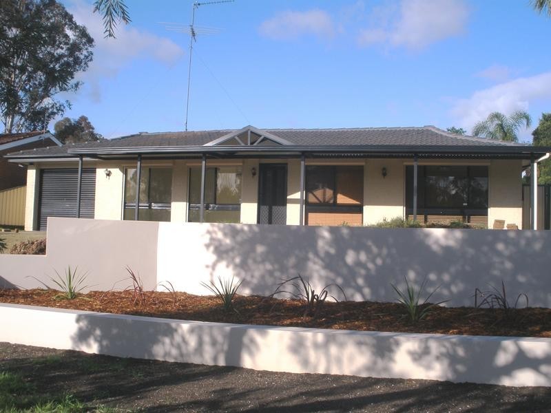 8 Ceaser Way, St Clair NSW 2759