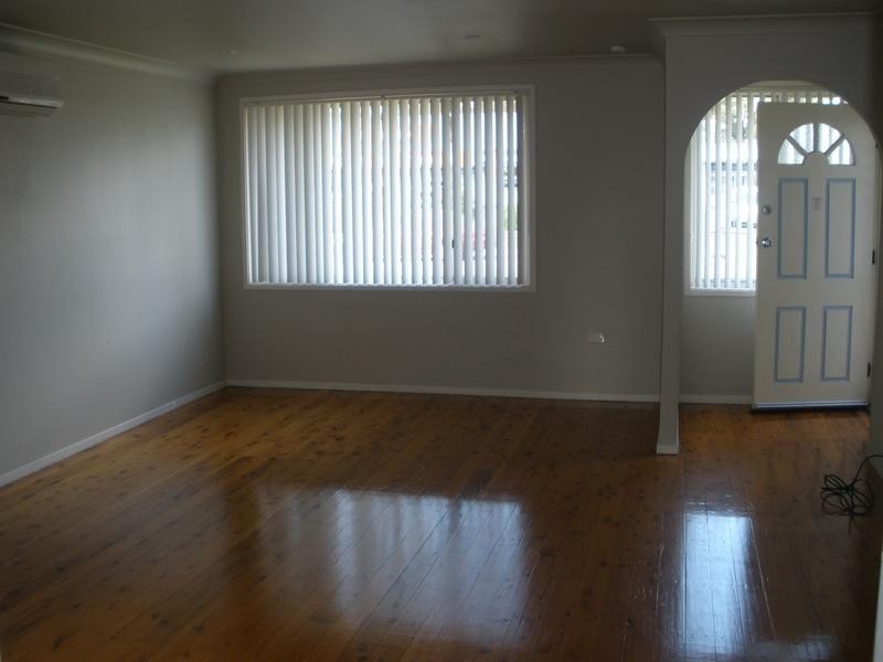 45 Melville Road, St Clair NSW 2759