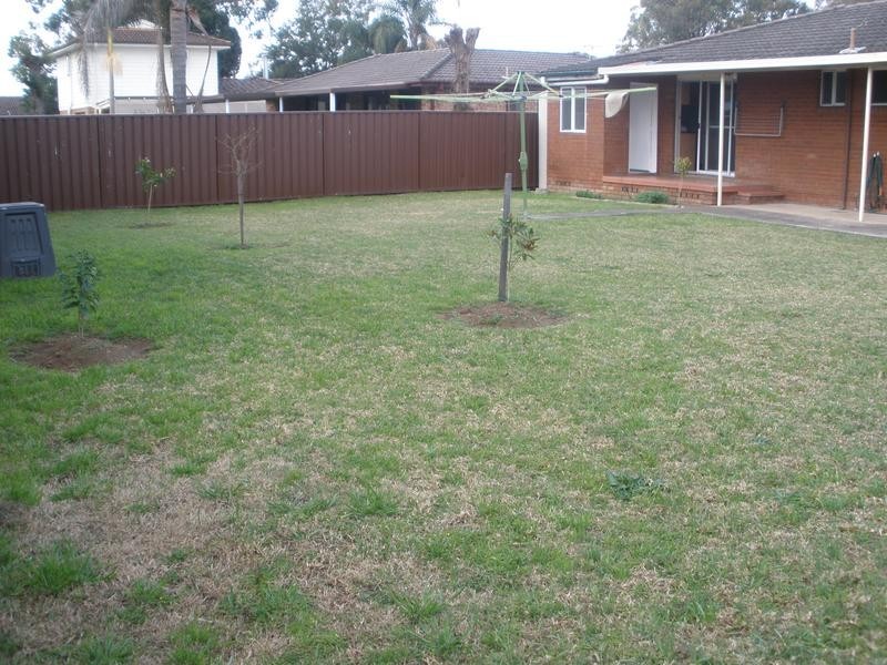 45 Melville Road, St Clair NSW 2759