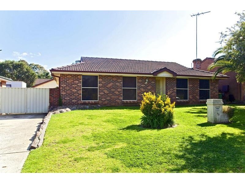 76 Menzies Circuit, St Clair NSW 2759