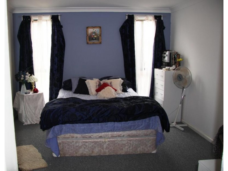 37 Madison Ave, St Clair NSW 2759