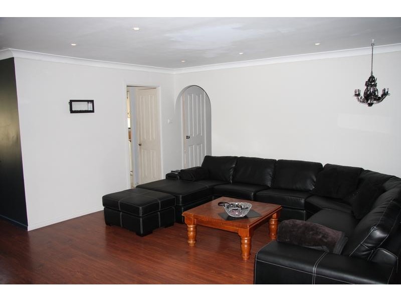 37 Madison Ave, St Clair NSW 2759