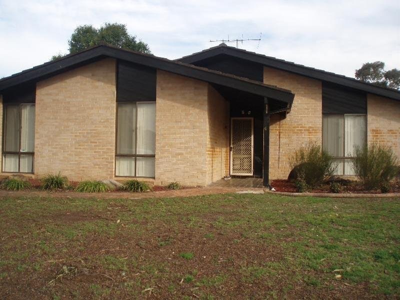 4 McCartney Crescent, St Clair NSW 2759