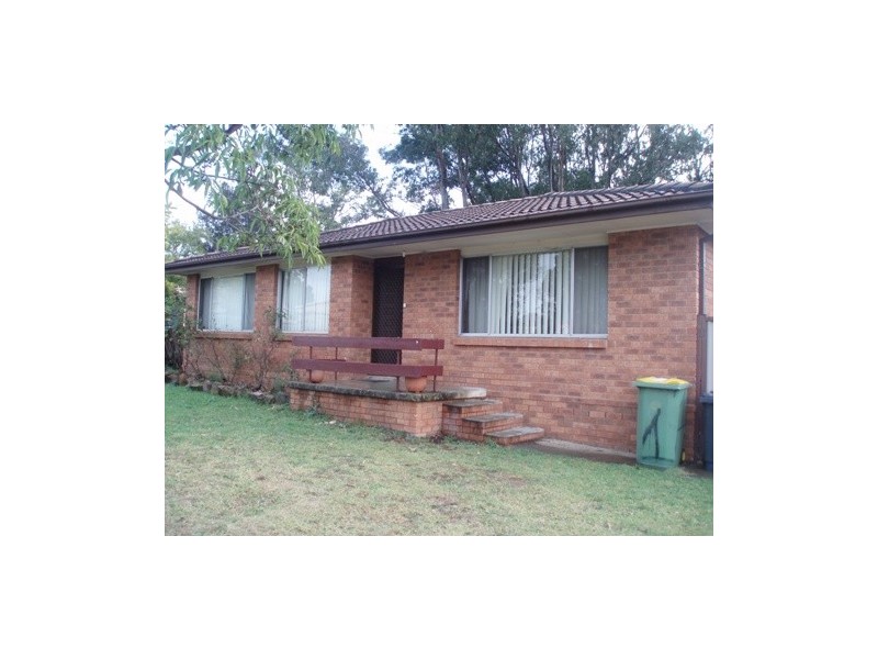 1 edmund blackett close, St Clair NSW 2759