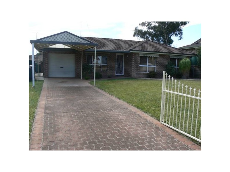 13 Dulhunty Court, Cranebrook NSW 2749