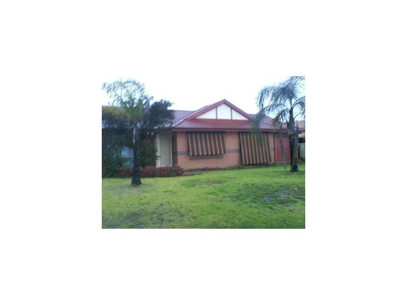 33 Explorers way, St Clair NSW 2759
