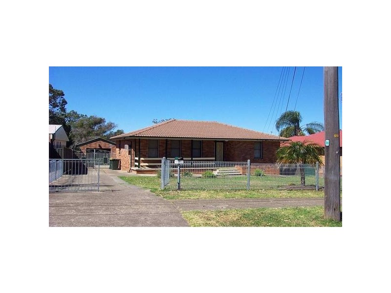 3 le maire street, Lethbridge Park NSW 2770