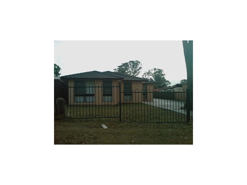 14 Olliver Crescent, St Clair NSW 2759