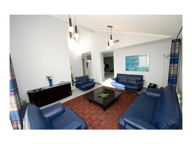 2 Swales Place, Colyton NSW 2760