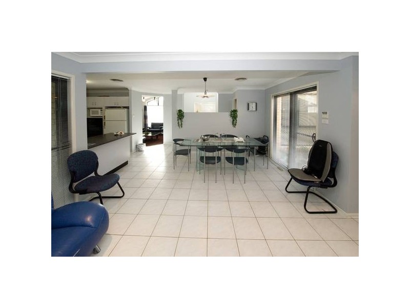 2 Swales Place, Colyton NSW 2760