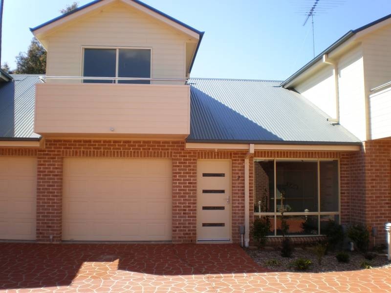 2/182 March Street, Richmond NSW 2753