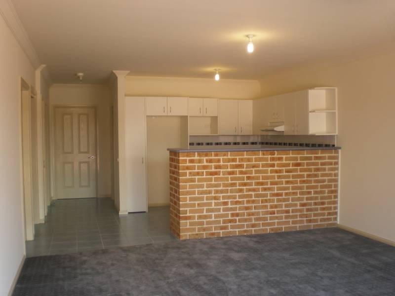 2/182 March Street, Richmond NSW 2753