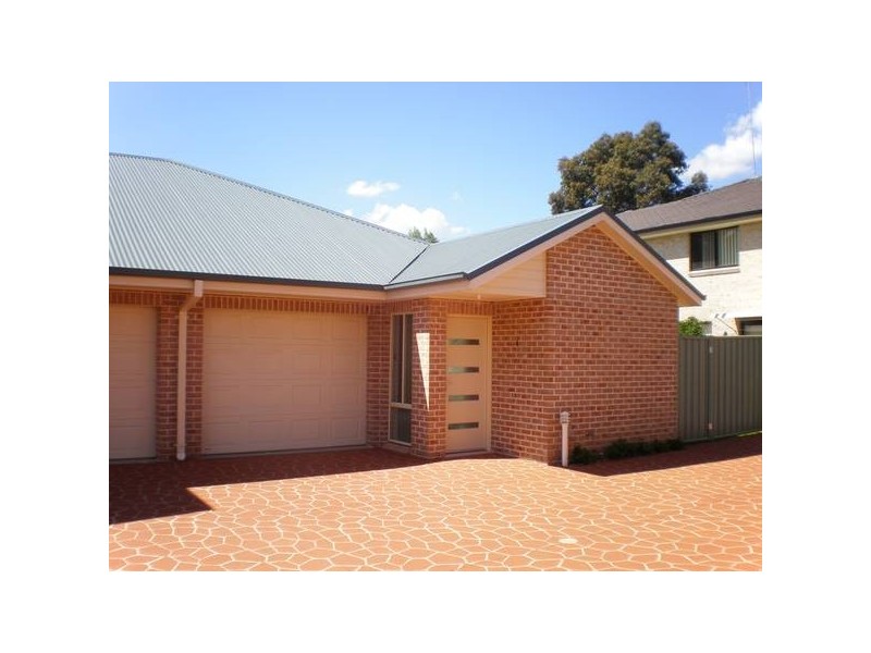 4/182 March Street, Richmond NSW 2753