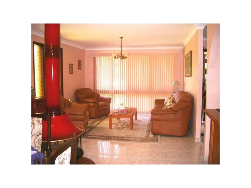 27 Jacaranda Drive, Georges Hall NSW 2198