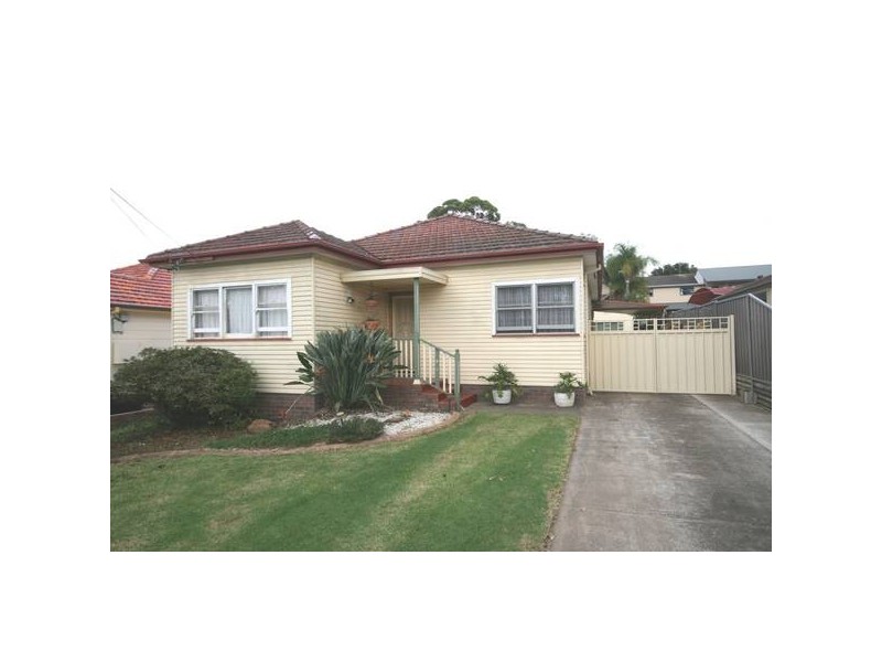 8 Eddie Ave, Panania NSW 2213