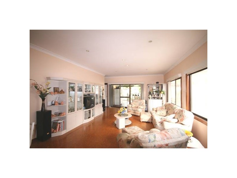 8 Eddie Ave, Panania NSW 2213