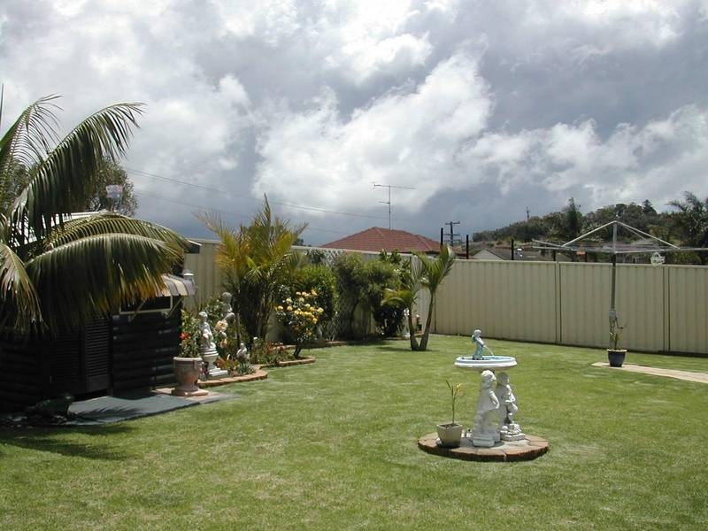 15b Landy Drive, Mount Warrigal NSW 2528