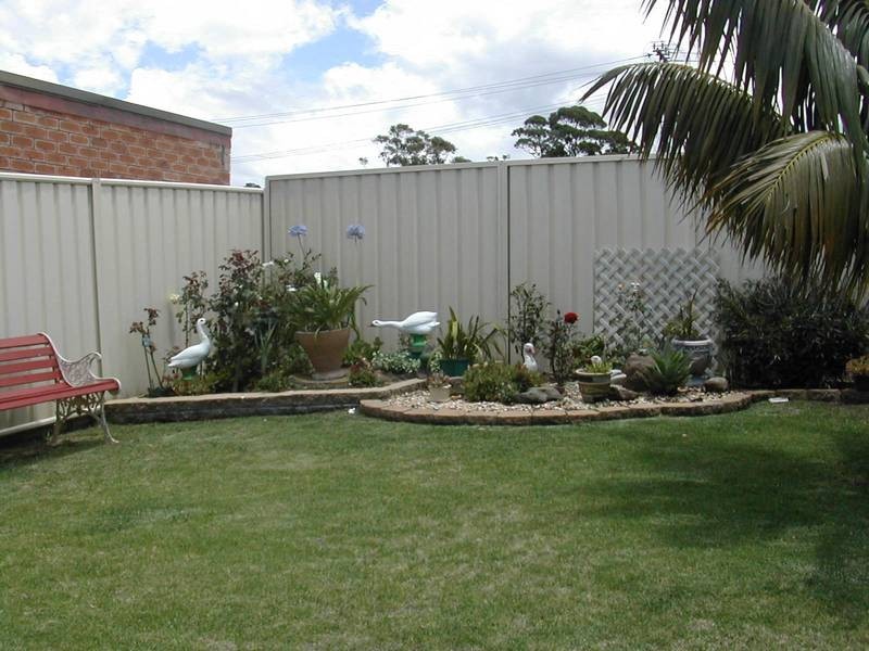 15b Landy Drive, Mount Warrigal NSW 2528