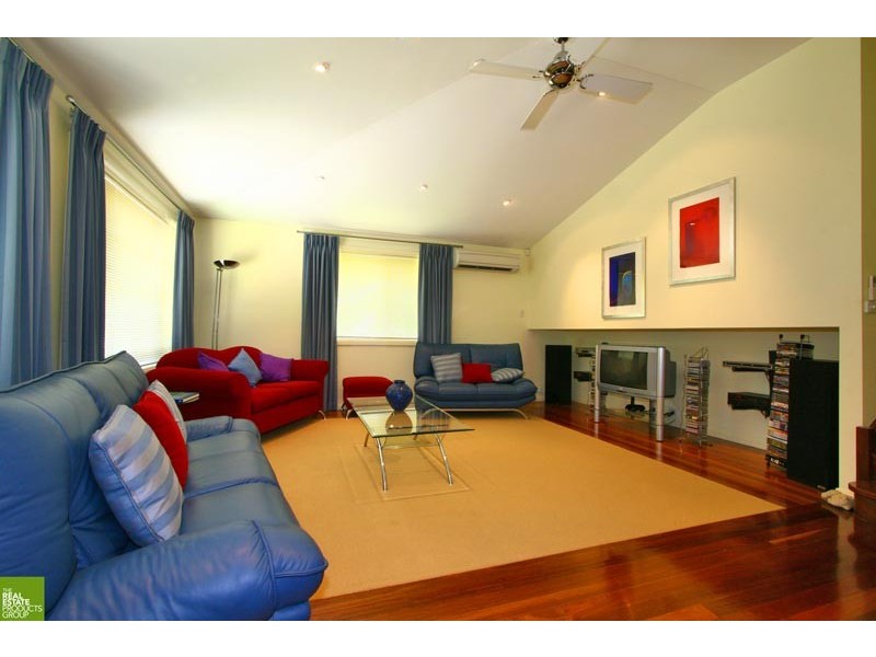 15 Hennessy Lane, Figtree NSW 2525