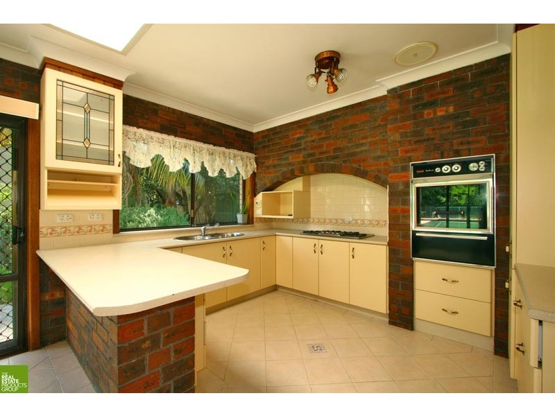 16 McAndrew Cres, Mangerton NSW 2500