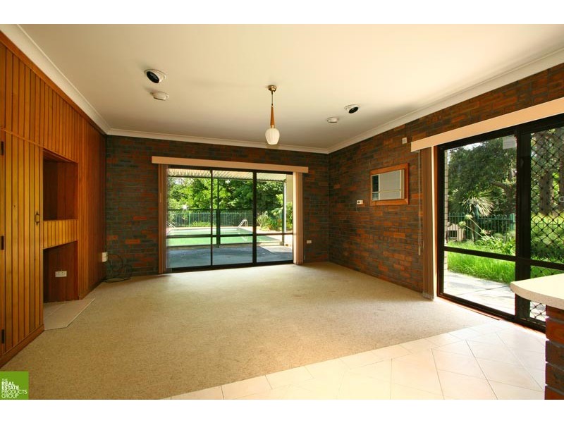 16 McAndrew Cres, Mangerton NSW 2500