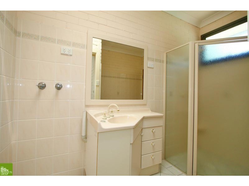 16 McAndrew Cres, Mangerton NSW 2500