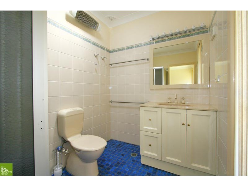 16 McAndrew Cres, Mangerton NSW 2500