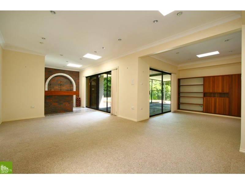 16 McAndrew Cres, Mangerton NSW 2500