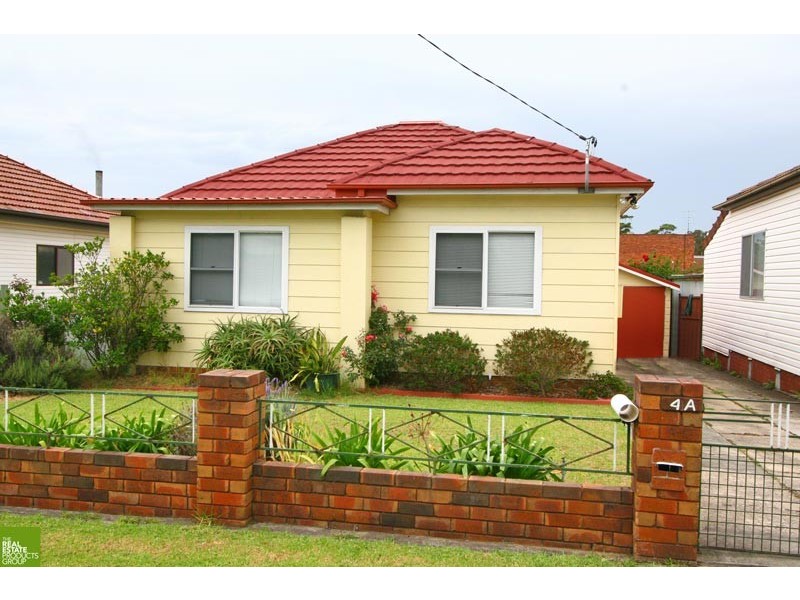 4A Junction Street, Corrimal NSW 2518