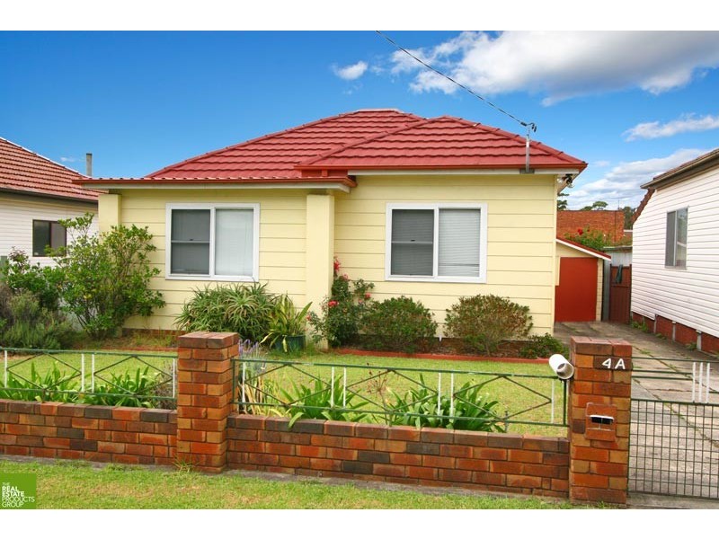 4A Junction Street, Corrimal NSW 2518