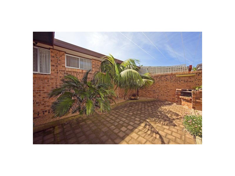 1/27 Osborne Parade, Warilla NSW 2528