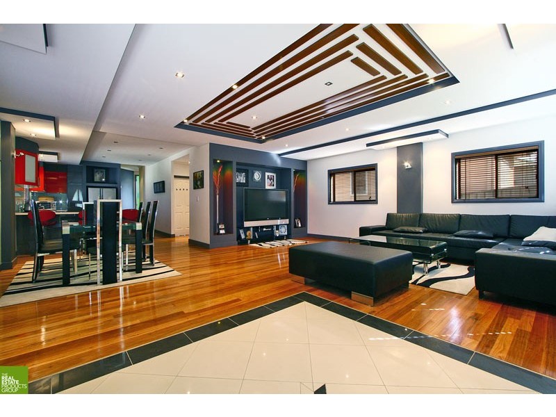 10 Mount Street, Mount Saint Thomas NSW 2500
