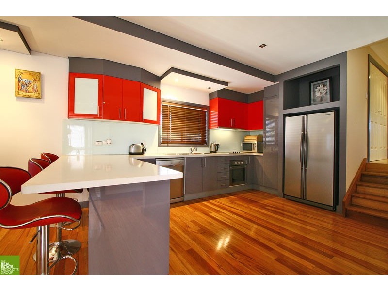 10 Mount Street, Mount Saint Thomas NSW 2500