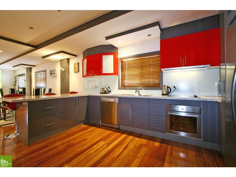10 Mount Street, Mount Saint Thomas NSW 2500