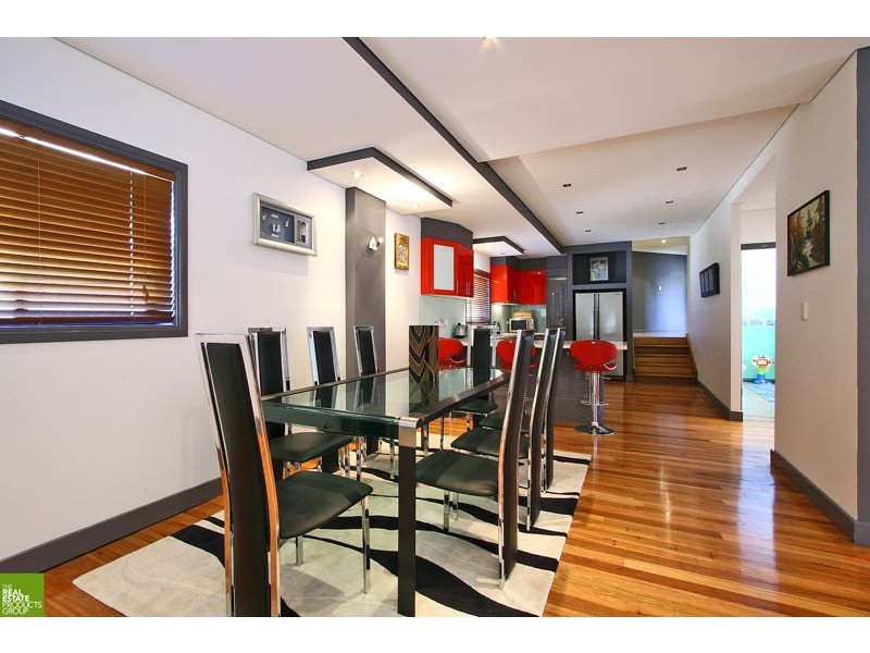 10 Mount Street, Mount Saint Thomas NSW 2500