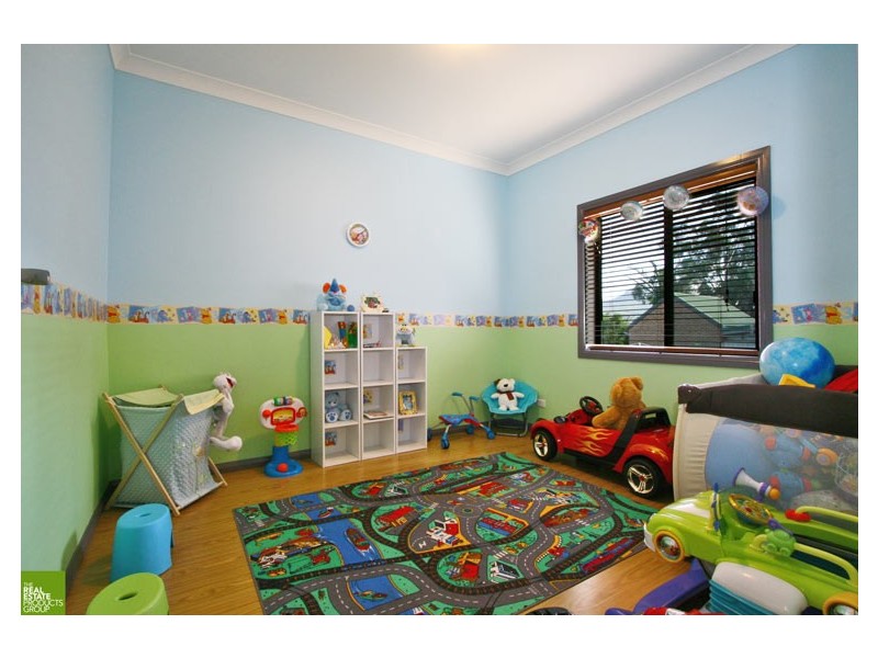 10 Mount Street, Mount Saint Thomas NSW 2500