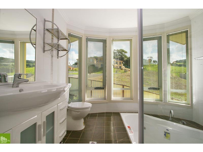 4 Scenic Place, Berkeley NSW 2506