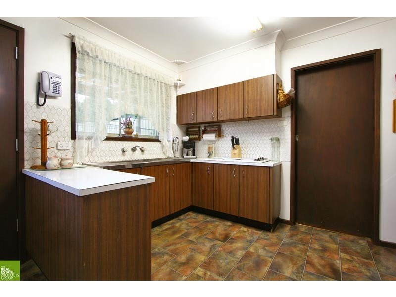 182 Jacaranda Avenue, Figtree NSW 2525