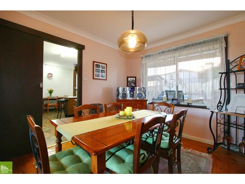 182 Jacaranda Avenue, Figtree NSW 2525