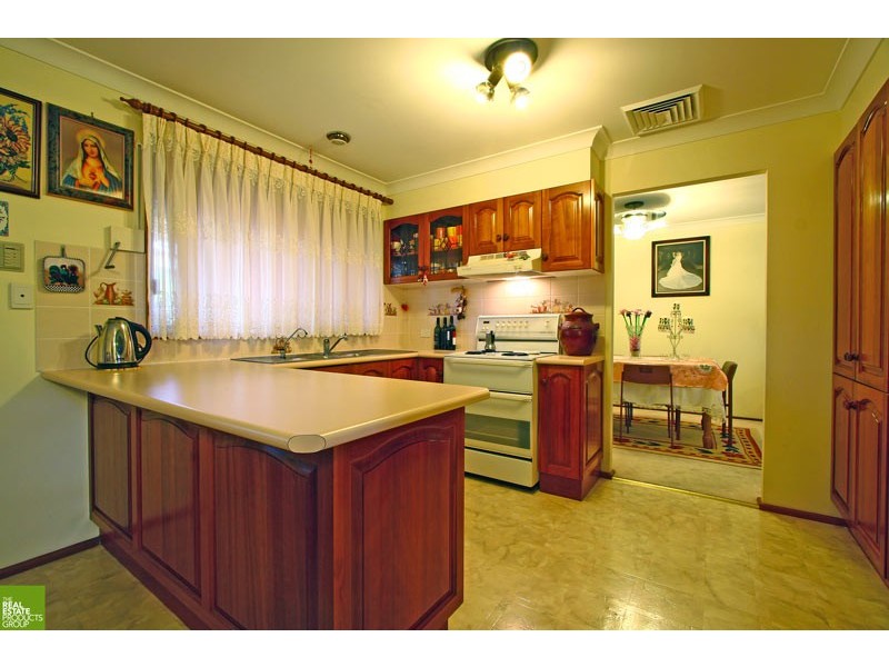 15 Lucas Drive, Horsley NSW 2530