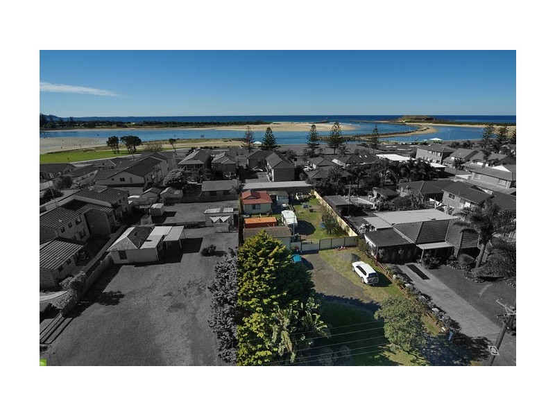 58 Pur Pur Avenue, Lake Illawarra NSW 2528