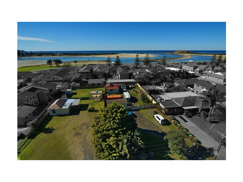 58 Pur Pur Avenue, Lake Illawarra NSW 2528