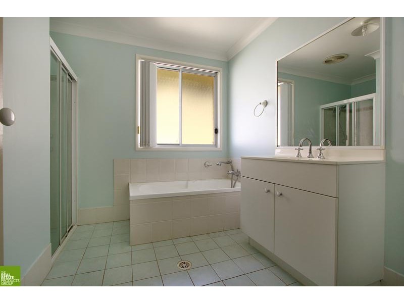 11 Glengarry Way, Horsley NSW 2530