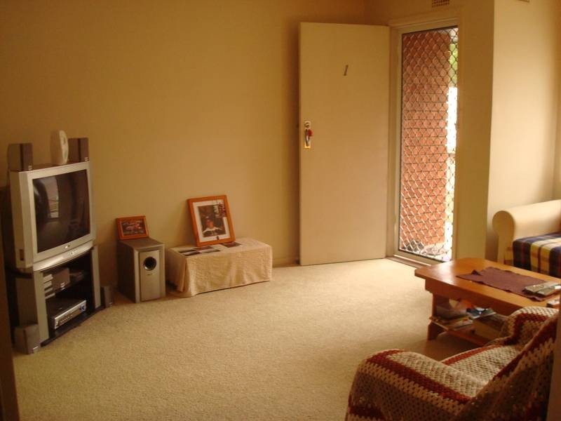 1/58 Robertson Street, Coniston NSW 2500